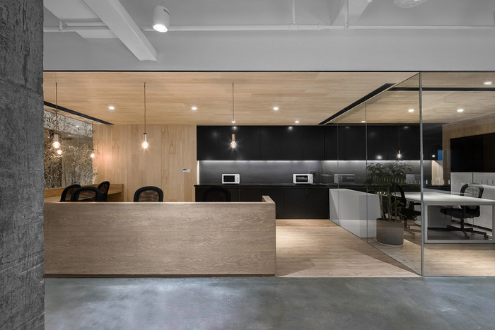 辦公室設計如何搭配玻璃隔斷？