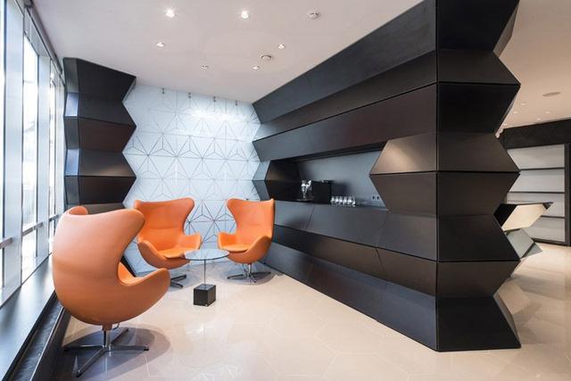 說出來你可能不信，如此暗黑夸張的辦公室竟然來自俄羅斯制藥公司