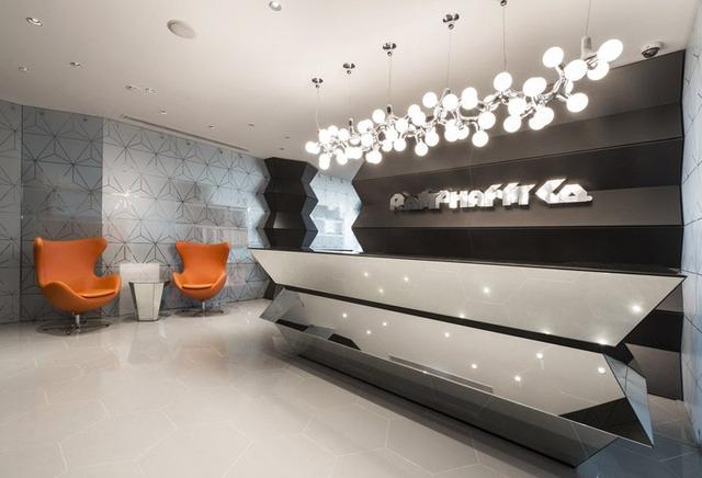 說出來你可能不信，如此暗黑夸張的辦公室竟然來自俄羅斯制藥公司