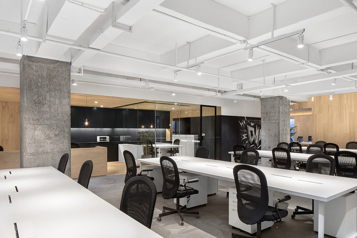 裝修辦公室時(shí)，應(yīng)仔細(xì)挑選油漆