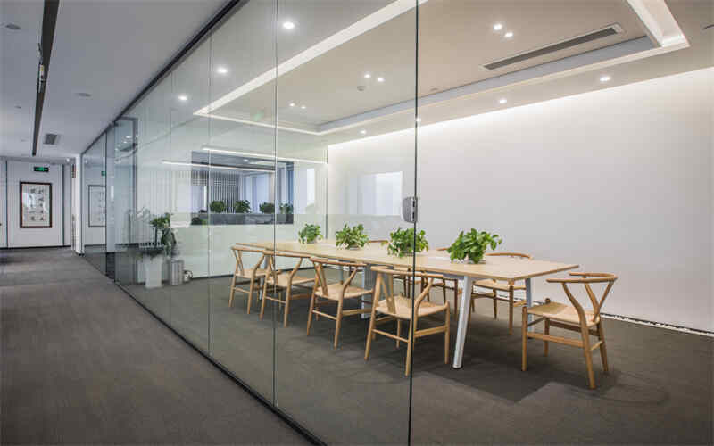 上海辦公室裝修預(yù)算多少合適？2025最新裝修指南不踩坑